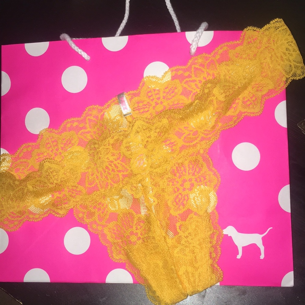Orange laced Victoria’s Secret PINK thong 💝